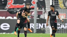 Leverkusen zdolal Franfurkt, Schalke v šlágri o druhé miesto zdolalo Dortmund
