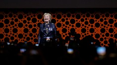 Clintonová v prvom veľkom prejave po prehratých voľbách kritizovala Trumpa