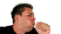 Viete ako bojovať s kašľom? Stačia vám na to dve veci