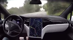 Auto rozhodne, koho má zabiť. Vedci chcú autonómnym vozidlám vštepiť etické pravidlá