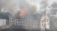 VIDEO: Mohutný požiar v Bratislave zachvátil budovu na Račianskej