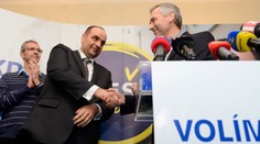 Figeľ si podal Freša. Označil ho za akoby člena Smeru
