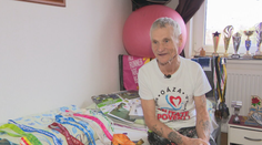 Prespával na ulici a trikrát mu hrozilo, že zomrie. Zo 70‐ročného gamblera sa napokon stal maratónec