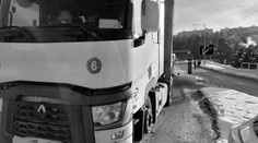 Smrteľná nehoda v Dolnom Kubíne. Žena zomrela pod kolesami kamiónu