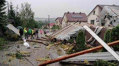 V Prešovskom a Košickom kraji vyčíňali búrky. Mimoriadnu situáciu vyhlásili v 25 mestách a obciach