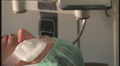 Lekárka, ktorá vyoperovala zlé oko, chce prevziať zodpovednosť. Vyučovala aj na univerzite, tá je z prípadu zhrozená