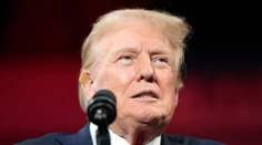 Trump slovne napadol Harrisovú. Spochybnil jej černošskú rasovú príslušnosť
