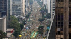 Státisíce ľudí demonštrovali za odstúpenie brazílskej prezidentky