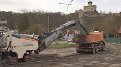 Po veľkých plánoch prišla skromnejšia realita. V Trenčíne začali s rekonštrukciou autobusovej stanice