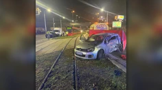 Šofér napriek zákazu vošiel do cesty električke. Jeho spolujazdkyňa zomrela na mieste