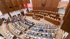 Koniec politických prázdnin. Mimoriadnu schôdzu k zahraničnému ukotveniu Slovenska zvolali na utorok