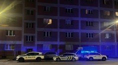 V bratislavskom byte objavili telo muža. Mal mať strelné poranenie hlavy
