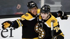 VIDEO: Pastrňák zničil Anaheim, Halák s výhrou. Minnesota konečne vyhrala