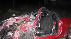 Po zrážke s kamiónom ostal z auta iba šrot