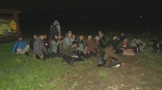 Kradnú v záhradách, ostáva po nich neporiadok a už sa aj pobili. Obce na juhu Slovenska zaplavili migranti