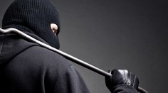 Zlodej v Michalovciach vykradol dom a otrávil psa