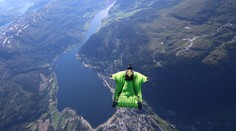 Parašutista vyskočil z lietadla a na zem dopadlo iba telo bez hlavy. Vinník tragédie spoznal trest