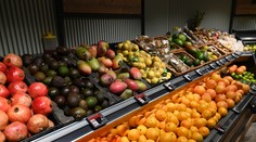 Niektoré obľúbené potraviny obsahujú prekvapivo veľa pesticídov. Vedci zverejnili rebríček