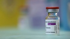 Vakcína AstraZeneca je menej účinná proti juhoafrickému variantu. Nezabráni miernemu a strednému priebehu