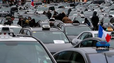 Štrajk taxikárov v Paríži sa po dohode s vládou upokojil