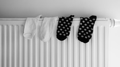 Sušíte bielizeň na radiátore? Odborníci varujú pred rizikami pre zdravie aj byt