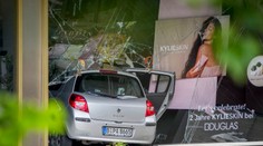 Auto v Berlíne vrazilo do skupiny tínedžerov. Viedol ho 29-ročný muž