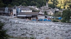 Šanca, že nezvestní po zosuve skál vo švajčiarskych Alpách sú nažive, je mizivá