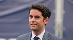 Francúzsko má svojho najmladšieho premiéra v dejinách. Macron vymenoval 34-ročného Gabriela Attala