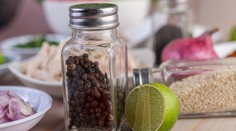 Málo ľudí tuší, čo všetko dokáže: Toto korenie pomôže pri upratovaní, nádche aj v boji proti moliam