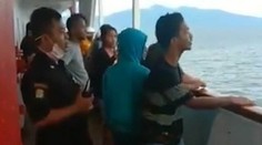 Cestujúci zo strachu vyskakovali z trajektu. Na palube boli ľudia s príznakmi koronavírusu