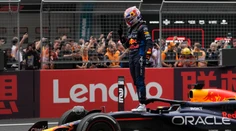 Dominancia Maxa Verstappena v Miami pokračovala aj v šprinte. Najviac sa mu priblížil Leclerc na Ferrari