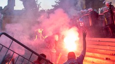 Protivládne protesty v Srbsku sa vyostrujú, vo viacerých mestách prerástli do násilia