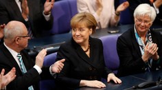 Popularita Merkelovej sa rekordne prepadla. Dôvodom sú utečenci