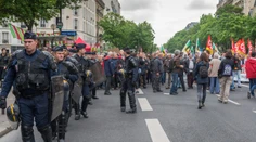 Plamene, násilie a masové zatýkanie: Francúzsko čelí študentským protestom