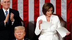 VIDEO: Jasné gesto po Trumpovom rečnení. Pelosiová roztrhala kópiu jeho prejavu