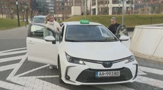 Taxislužba zavádza zásadnú novinku: Ženy budú voziť ženy. Konkurencia prišla s novinkou iného druhu
