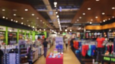 Bič na neposlušných obchodníkov. Reklamáciu vám vybaví advokát za symbolickú sumu