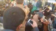 Mladú ženu krivo obvinili a zmasakrovali v centre Kábulu