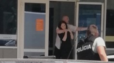 Muža z rukojemníckej drámy, ktorý prepadol banku s tĺčikom na mäso, obžalovali