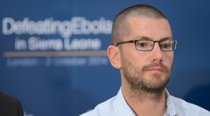 Britský zdravotník sa po vyliečení z eboly vrátil do Sierry Leone