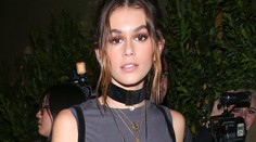 Má len 15, ale outfit ako sexica. S povolením slávnej mamy