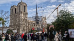 Francúzi čelili dileme, ako prejaviť rešpekt k tradícii. Držali sa pravidla, že pri Notre-Dame musí byť všetko francúzske