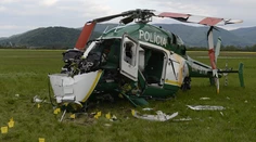 Rezort vnútra mlčí o príčine nehody zrútenia policajného vrtuľníka pri Prešove