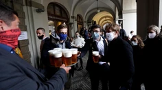 V Česku opäť rastie počet nakazených, USA hlásia ďalší rekord