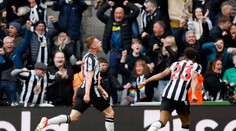 Newcastle s Dúbravkom otočil gólovo bohatý duel. Chelsea nezvíťazila napriek početnej prevahe