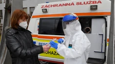 V pondelok pribudlo viac ako tisíc prípadov covidu, evidujú aj tri úmrtia