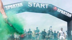 Na pretekoch Spartan Race došlo k náhlemu kolapsu pretekára, ktorý mal tragický koniec