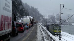 Kolaps medzi Žilinou a Čadcou: Dopravu čiastočne obnovujú