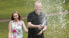 Muž vyhral v lotérii v prepočte 125 miliónov. Teraz svojim vyjadrením prekvapil