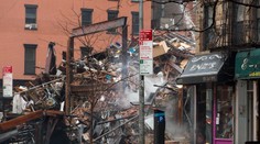 V troskách zrútených domov v New Yorku našli po troch dňoch dve mŕtvoly